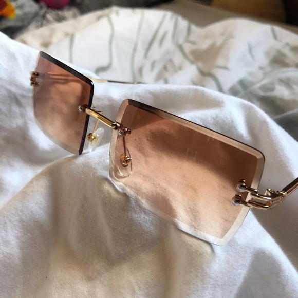 Retro 90's Sunglasses - Picture 13 of 15